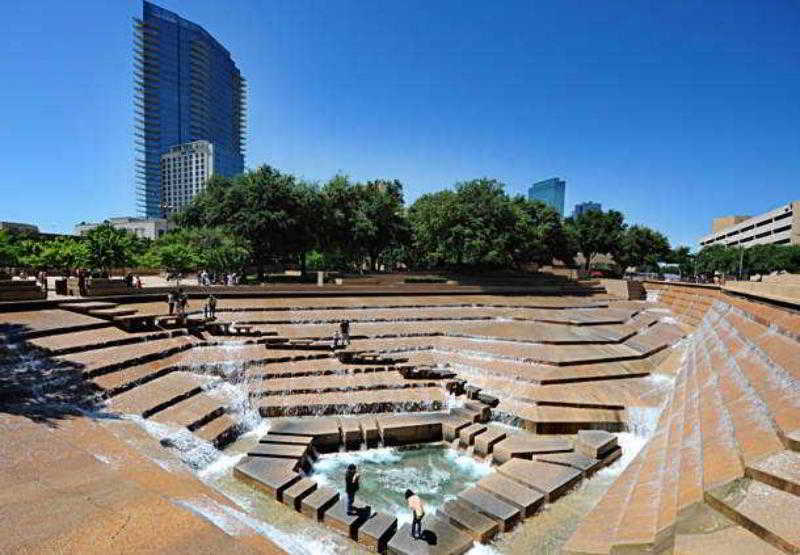 Courtyard By Marriott Dallas Arlington Entertainment District Exteriör bild