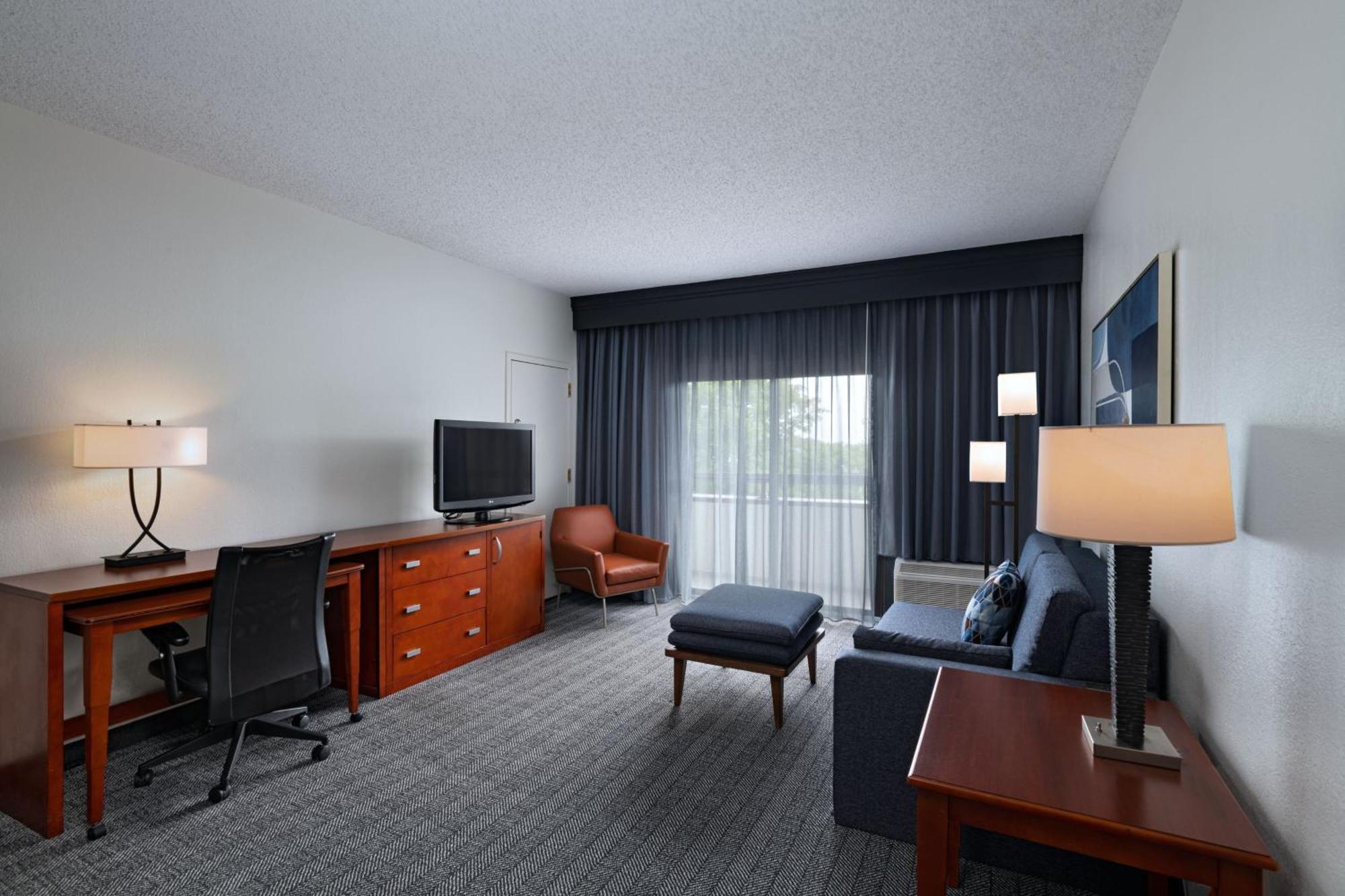 Courtyard By Marriott Dallas Arlington Entertainment District Exteriör bild