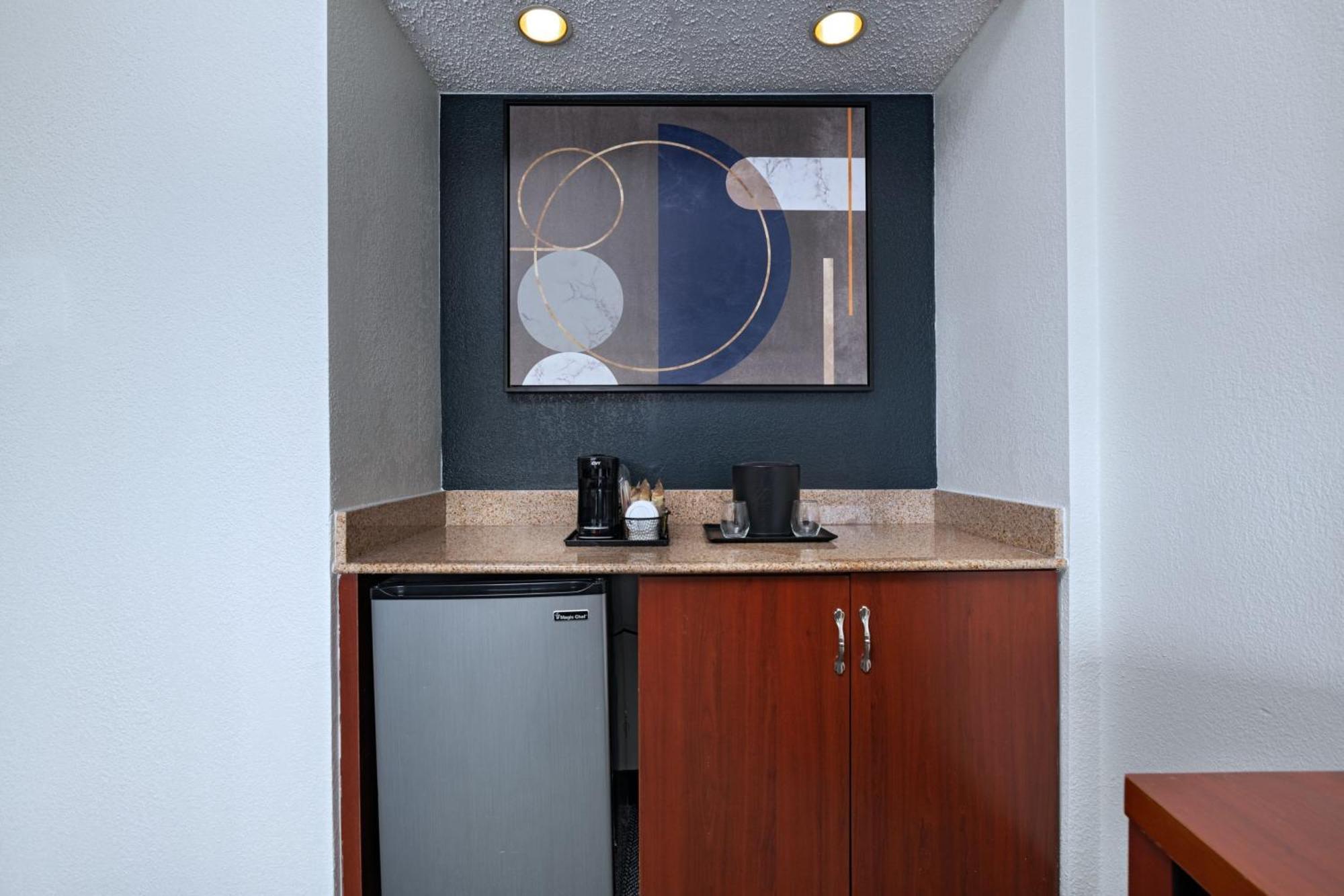 Courtyard By Marriott Dallas Arlington Entertainment District Exteriör bild