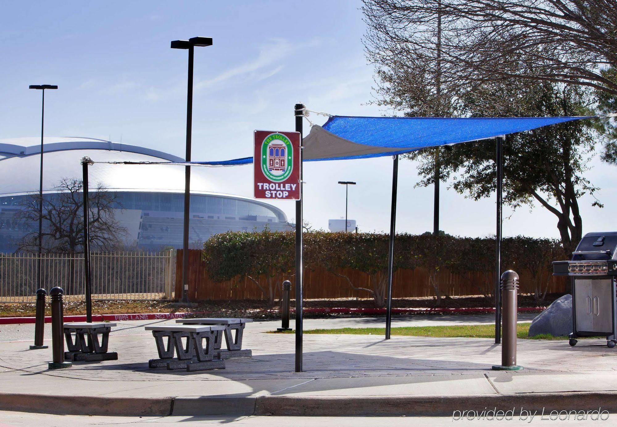 Courtyard By Marriott Dallas Arlington Entertainment District Exteriör bild