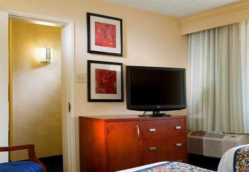 Courtyard By Marriott Dallas Arlington Entertainment District Exteriör bild