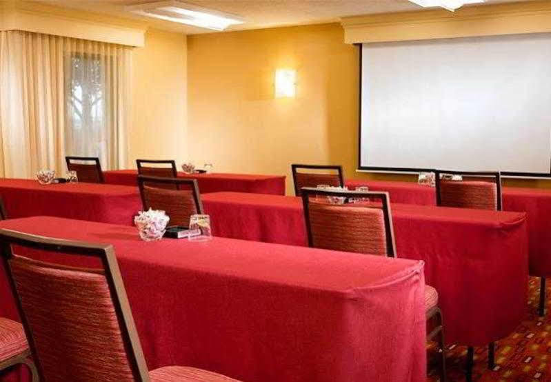 Courtyard By Marriott Dallas Arlington Entertainment District Exteriör bild